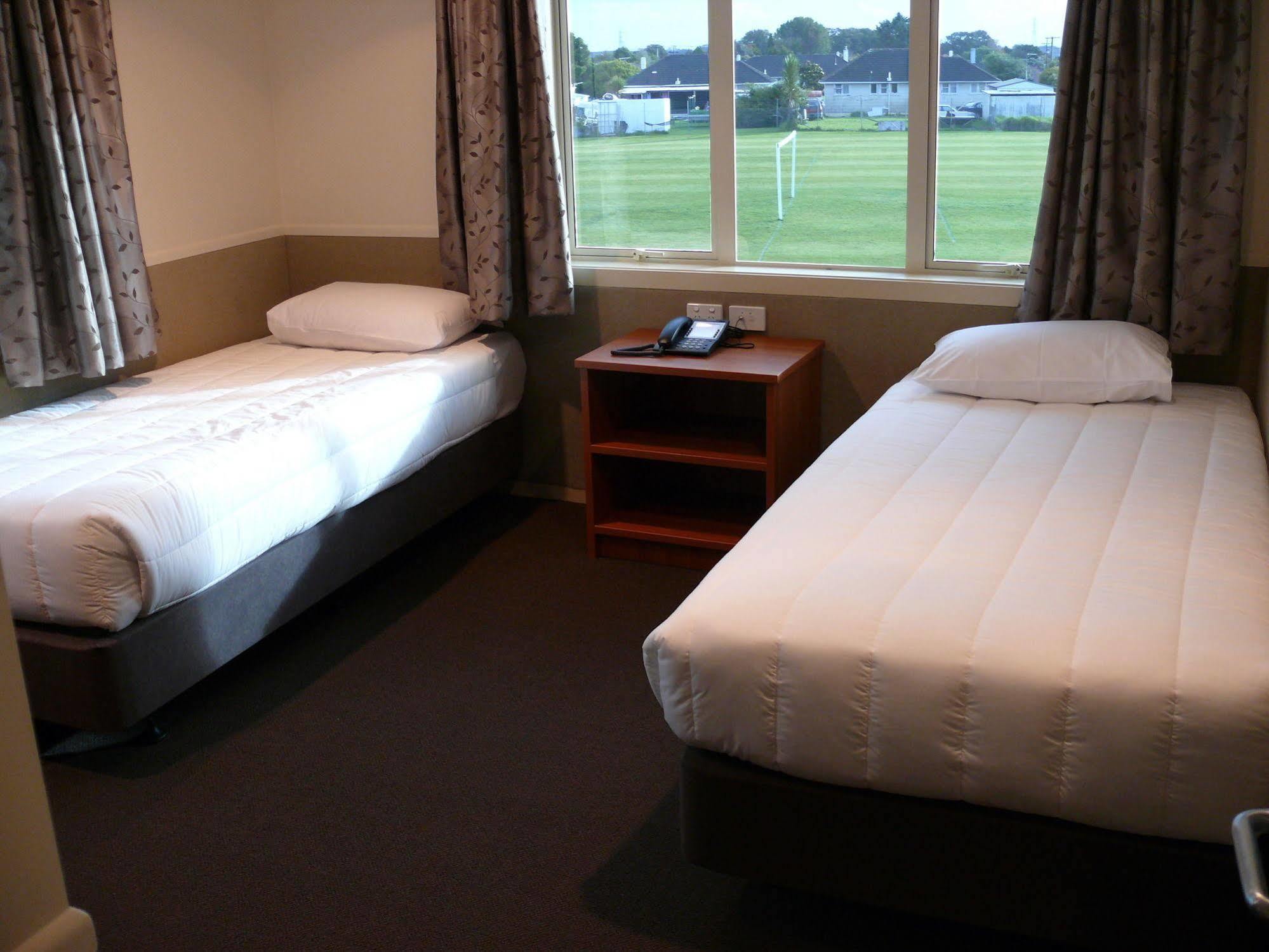 Bruce Pulman Lodge Papakura Buitenkant foto