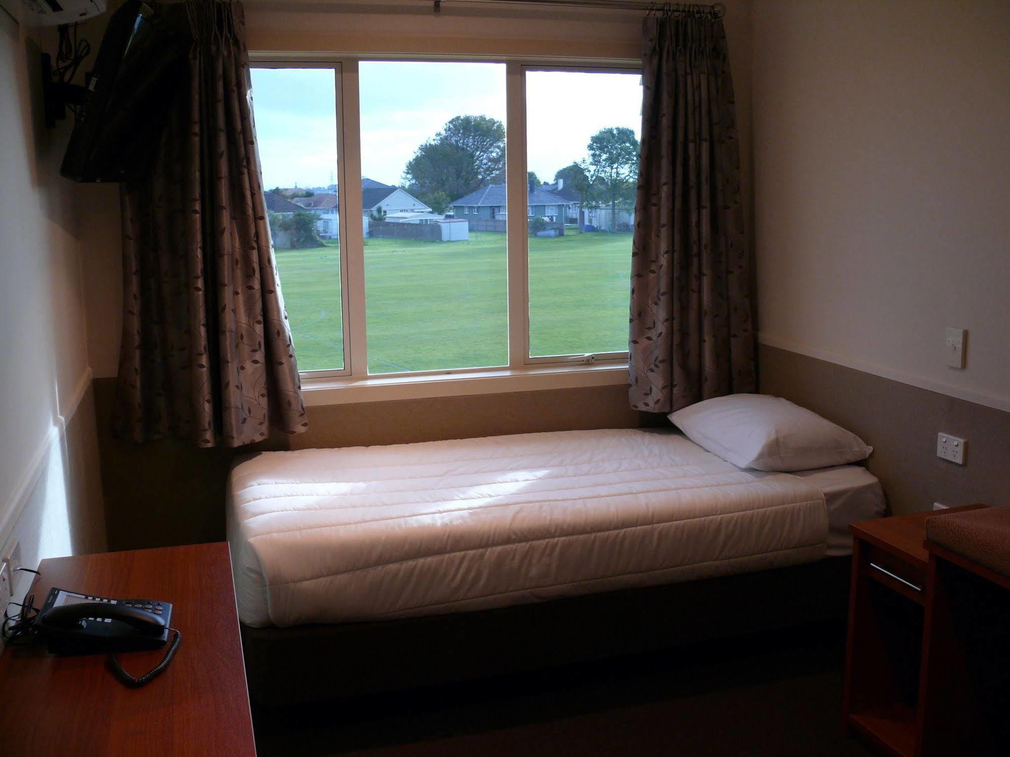 Bruce Pulman Lodge Papakura Buitenkant foto