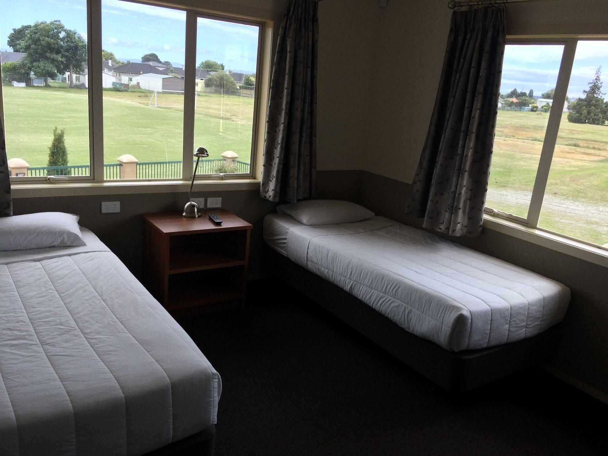 Bruce Pulman Lodge Papakura Buitenkant foto