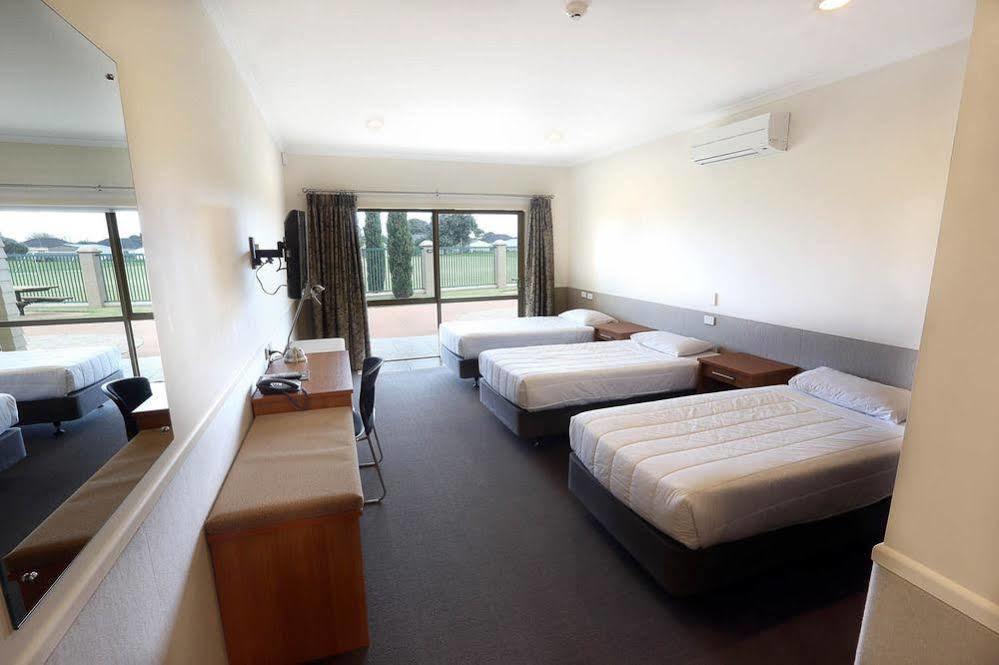 Bruce Pulman Lodge Papakura Buitenkant foto